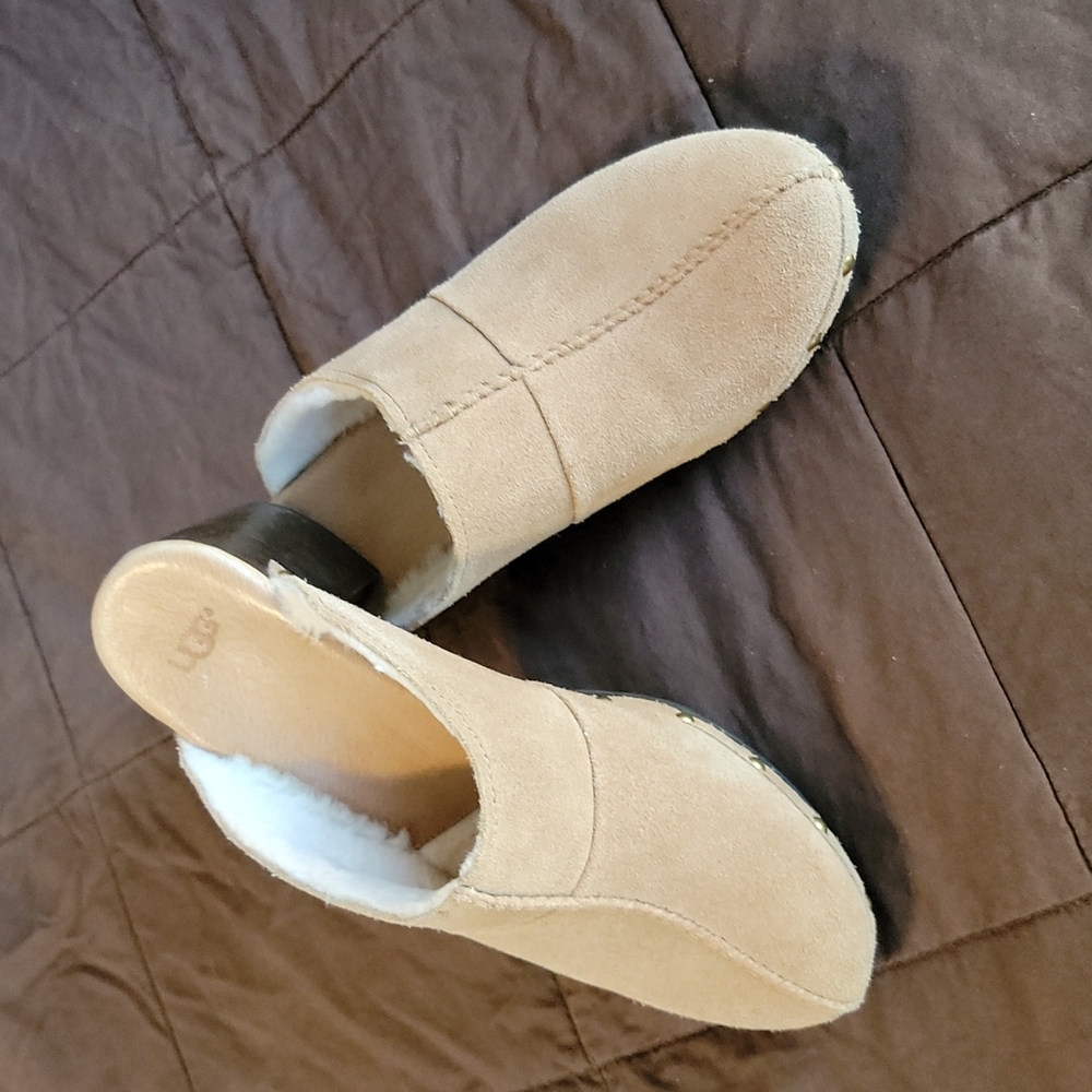 ***UGG Clogs***